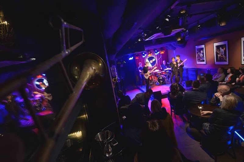 Jazz Cellar 11