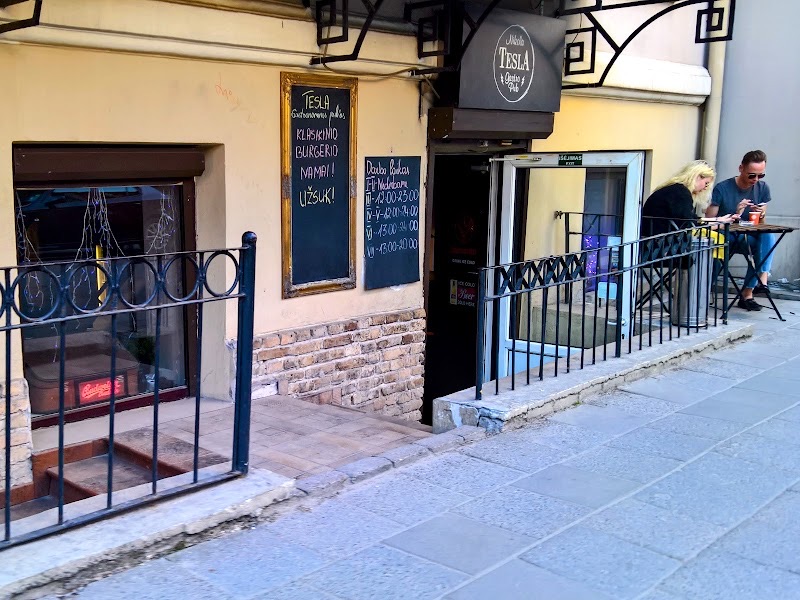 Tesla PUB